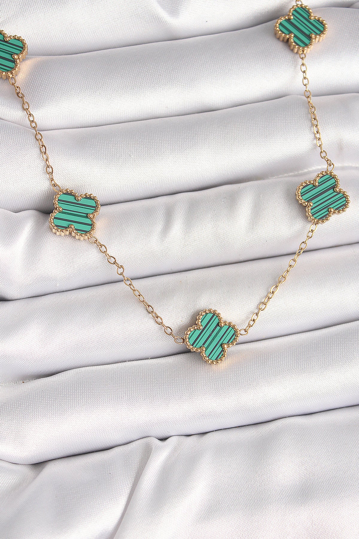 316L Çelik Gold Renk Zincir Yeşil Yonca Model Kadın Kolye