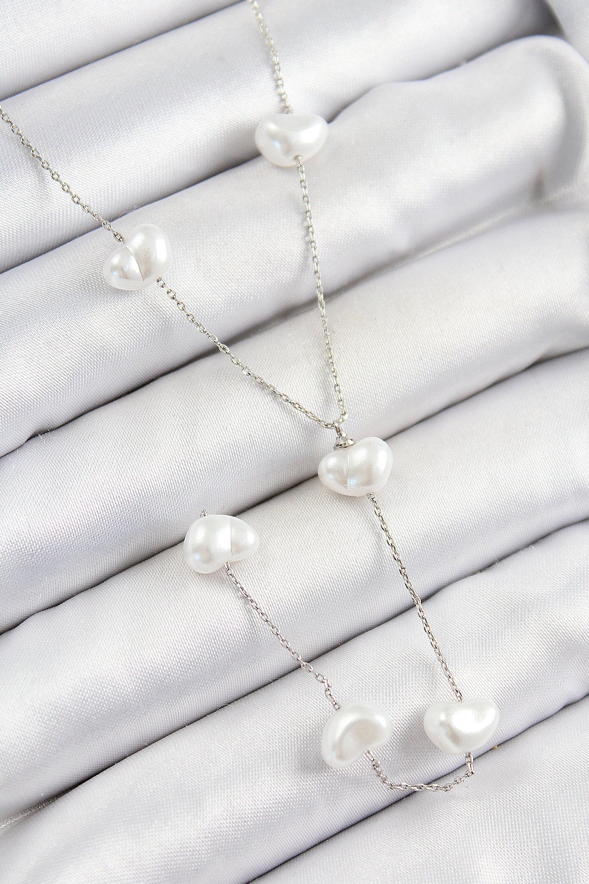 Pirinç İncili Kalp Figürlü Y Model Gümüş Renk Kadın Kolye