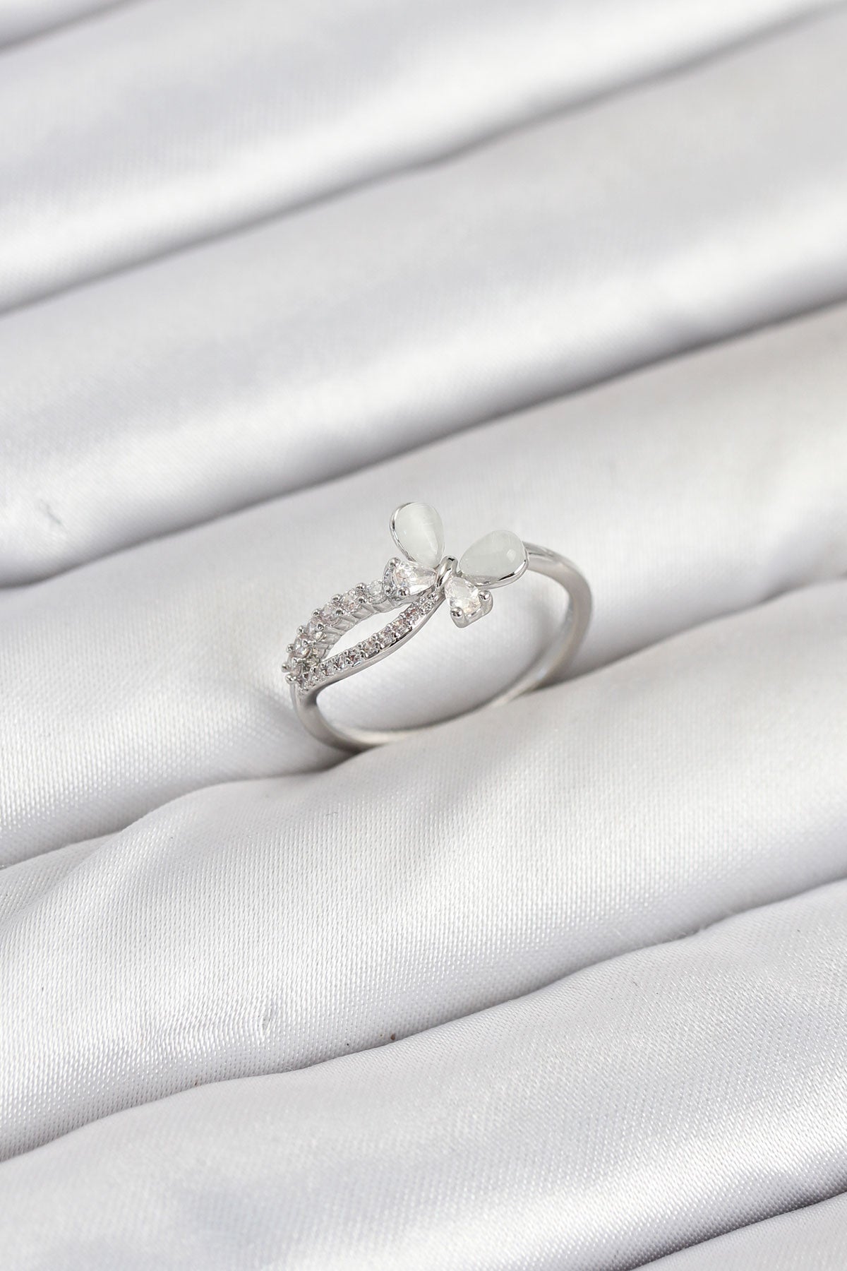 Pirinç Gümüş Renk Kelebek Zirkon Taşlı Kadın Yüzük