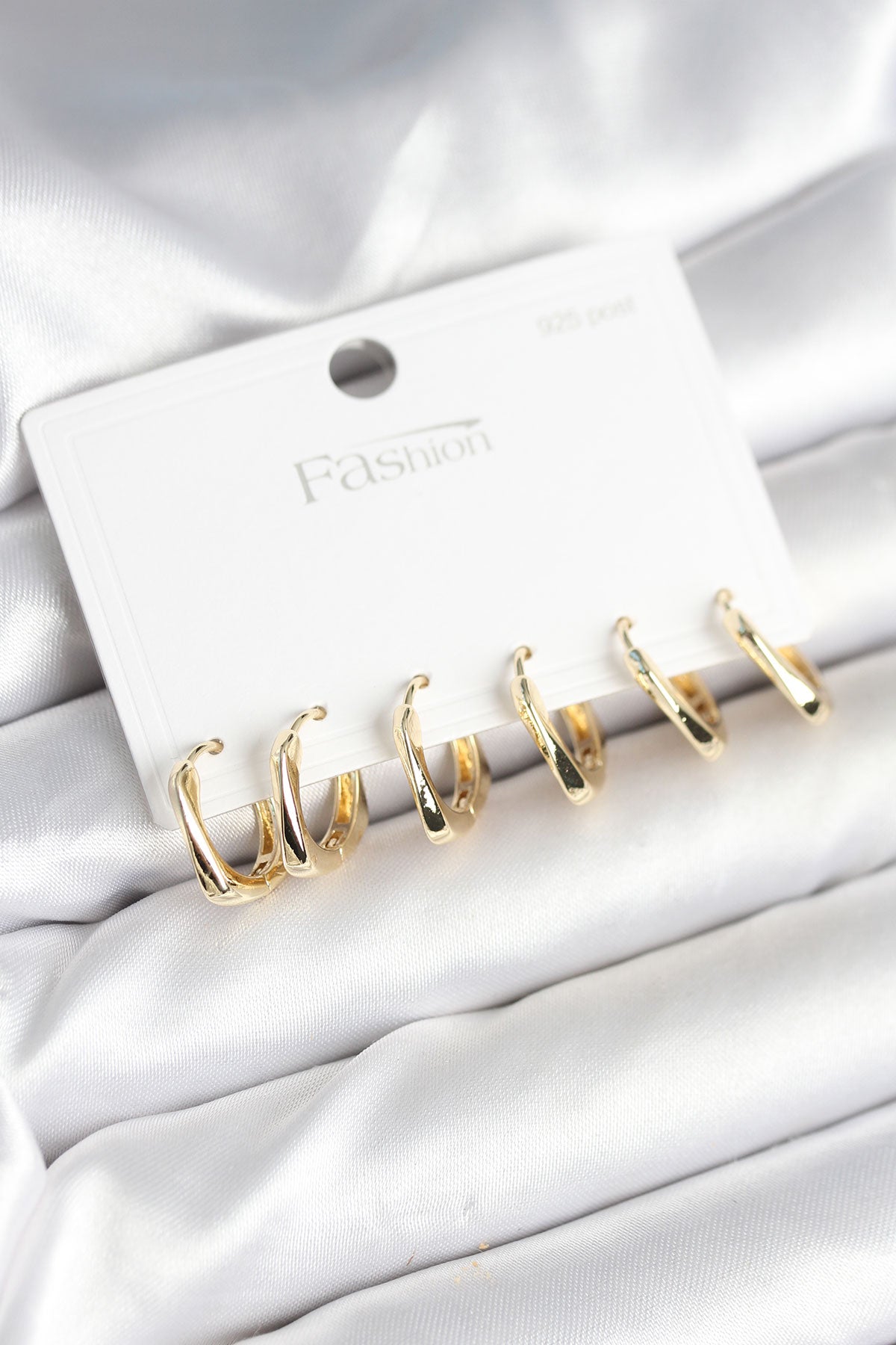 Gold Renk Pirinç Kare Halka Model 925 Ayar Gümüş Çivili Kadın Küpe Seti