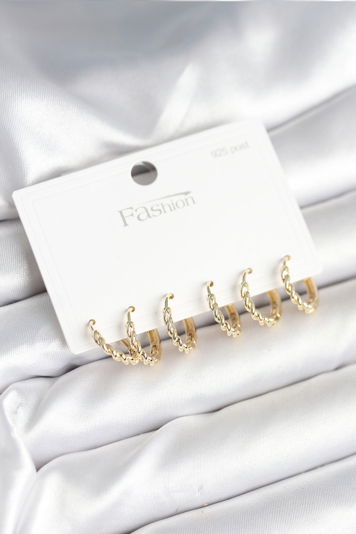 Gold Renk Burgu Halka Model 925 Ayar Gümüş Çivili Pirinç Küpe Seti