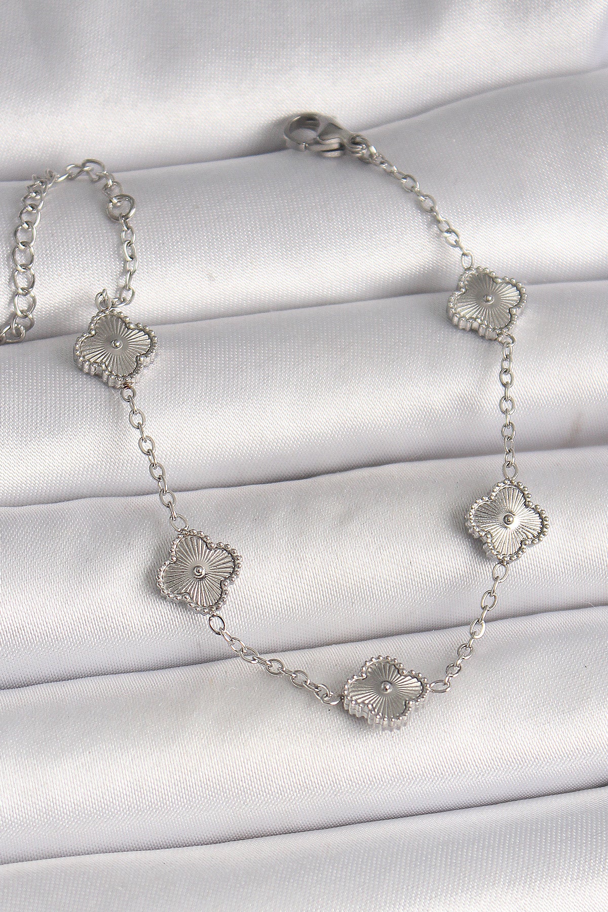 316L Çelik Gümüş Renk İşlemeli Baby Boy Yonca Model Kadın Bileklik