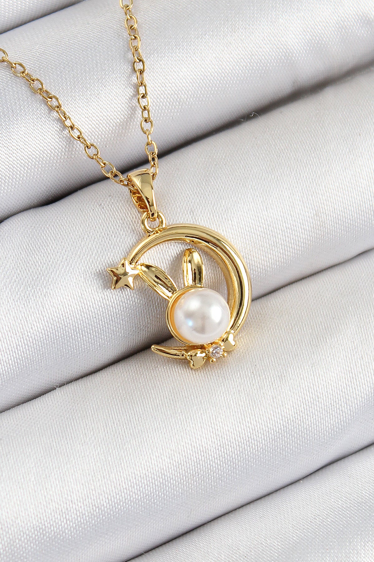 316L Çelik İnci Detaylı Hilal Tavşan Model Gold Renk Kadın Kolye