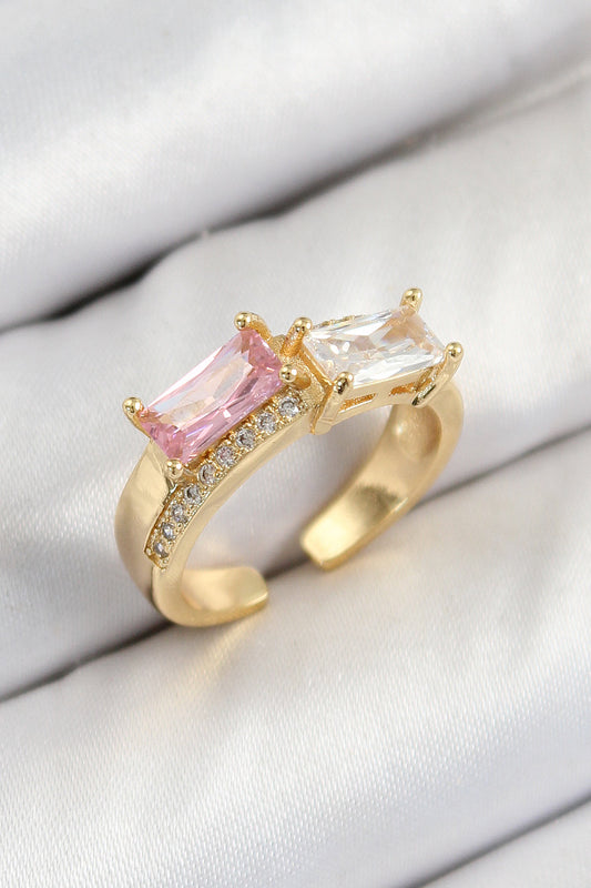 Pirinç Zirkon Taşlı Dikdörtgen Model Gold Renk Kadın Yüzük