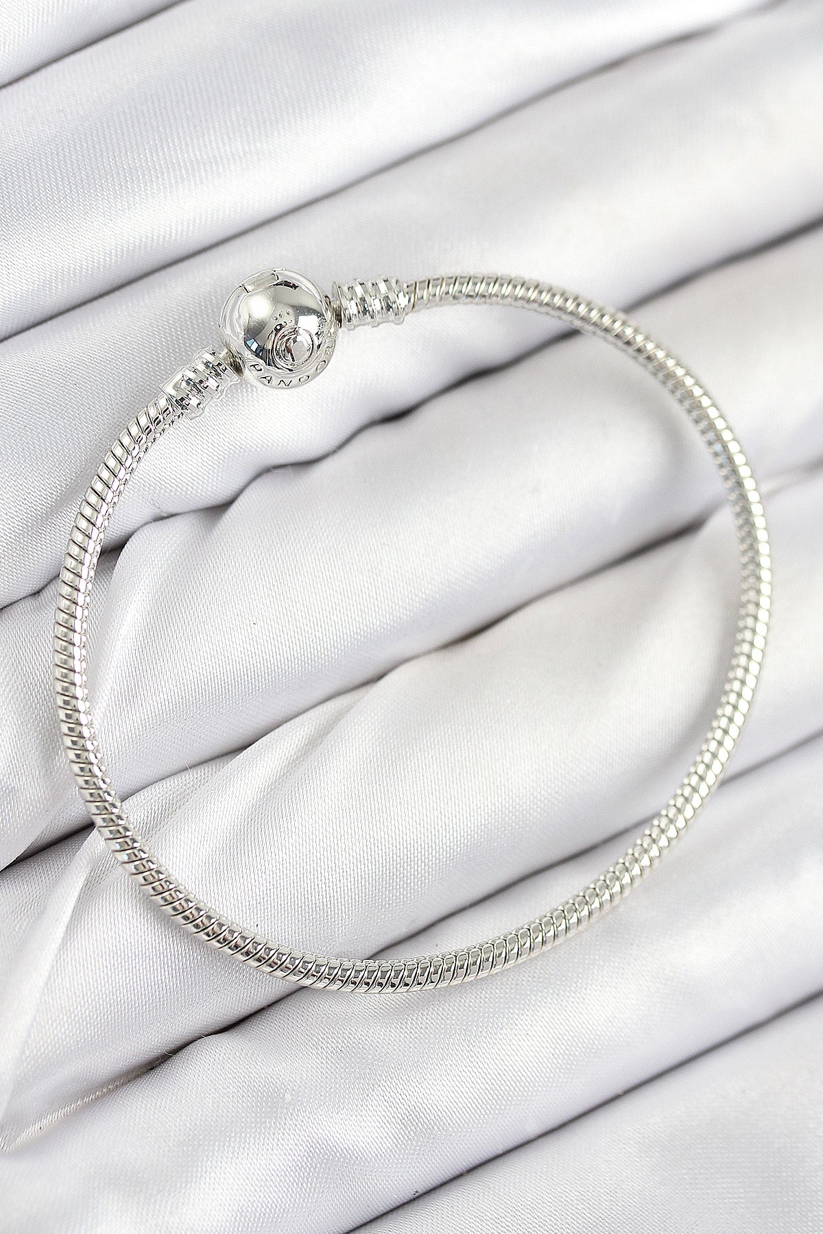 Pirinç Charm Topcuk Model Gümüş Renk Kadın Bileklik