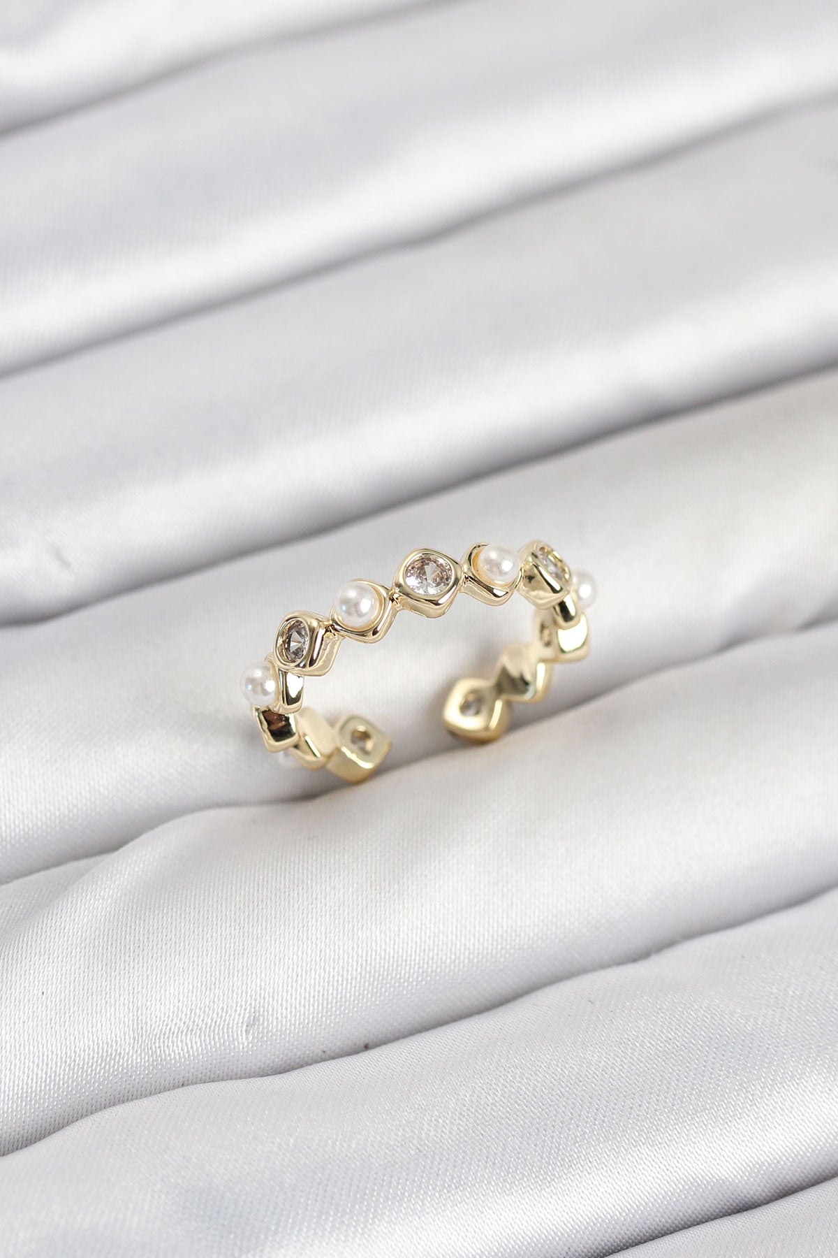 Pirinç Gold Renk Zirkon Taşlı İncili Kadın Yüzük