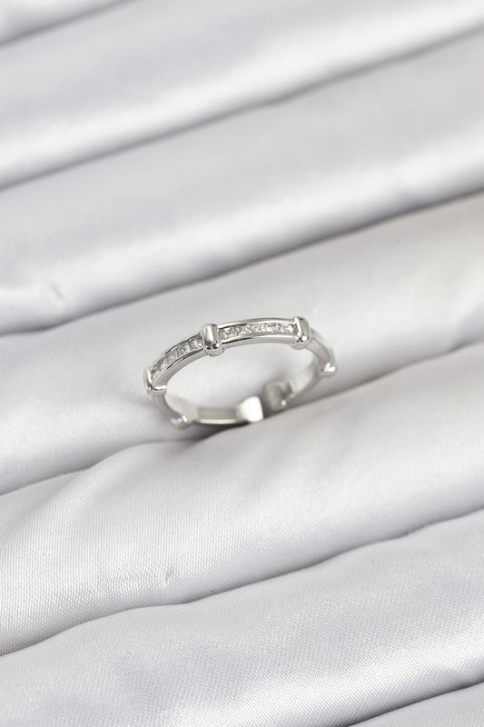 Pirinç Gümüş Renk Kemik Model Zirkon Taşlı Kadın Yüzük