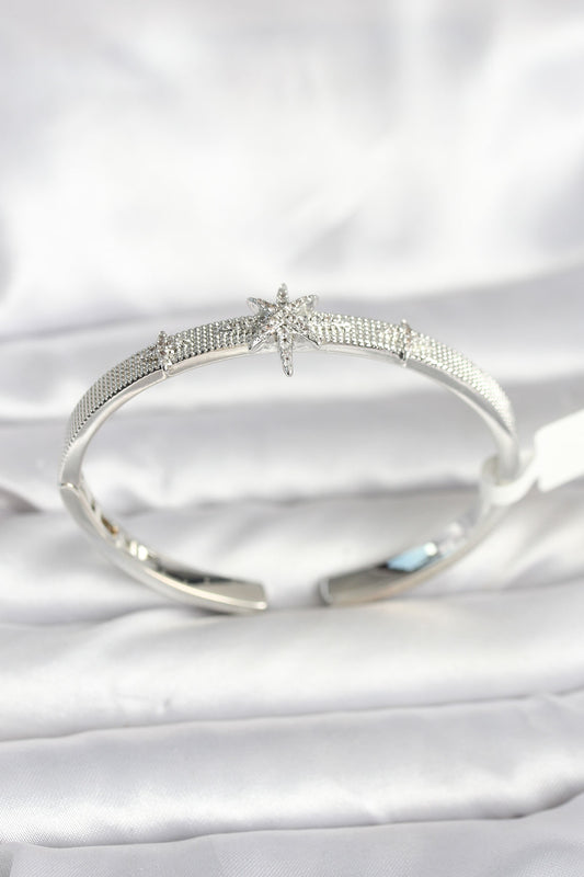 Pirinç Gümüş Renk Kutup Yıldızı Model Kadın Kelepçe Bileklik